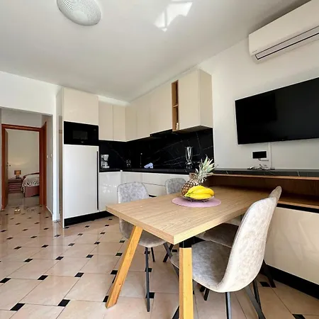 Guest house Apartments Scheich 3*