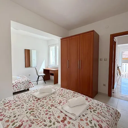 Guest house Apartments Scheich 3*