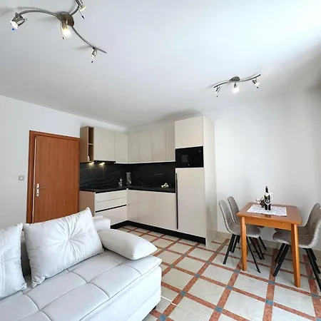 Scheich ゲストハウス シロ