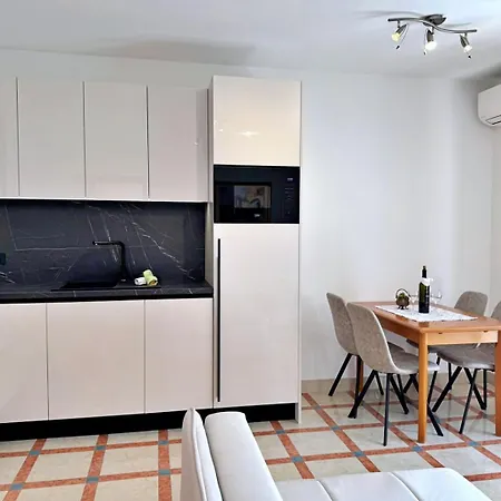Apartments Scheich 3*