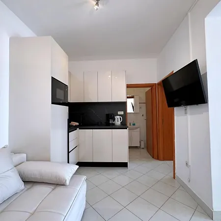 Guest house Apartments Scheich 3*